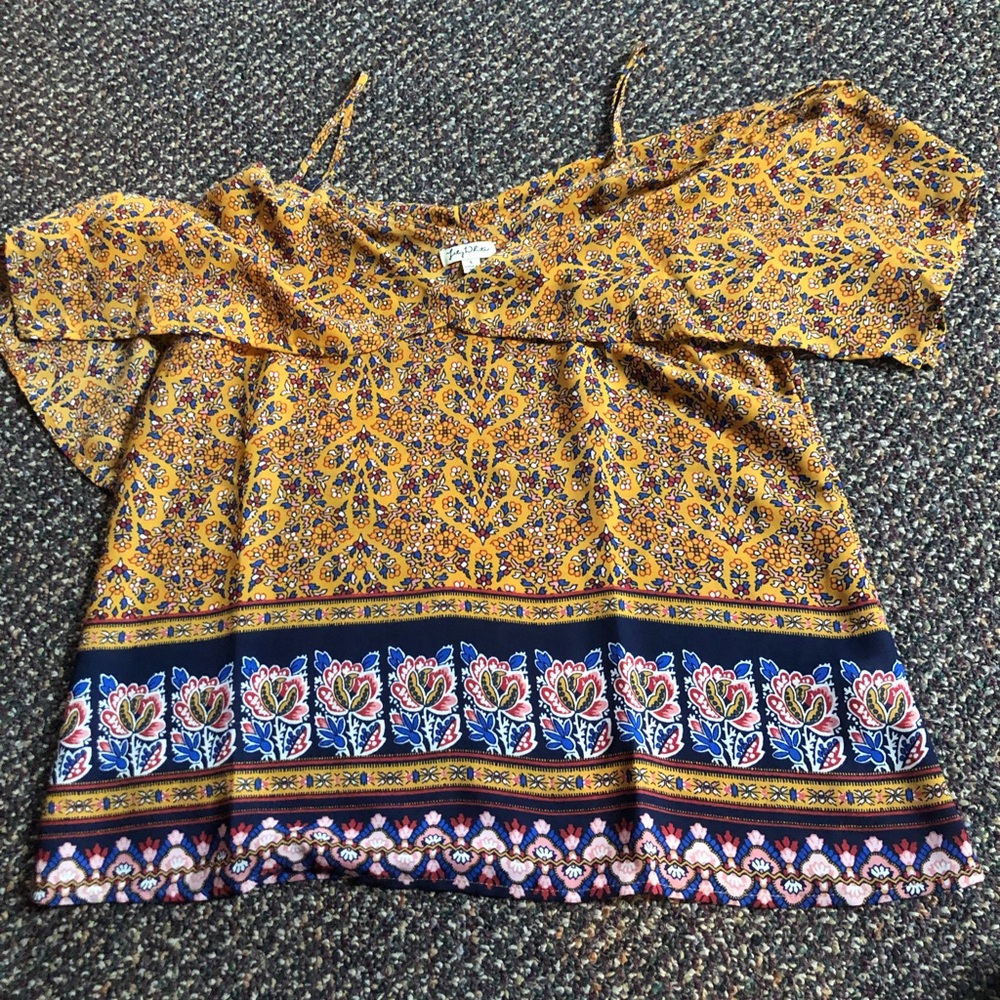 Cute patterned top